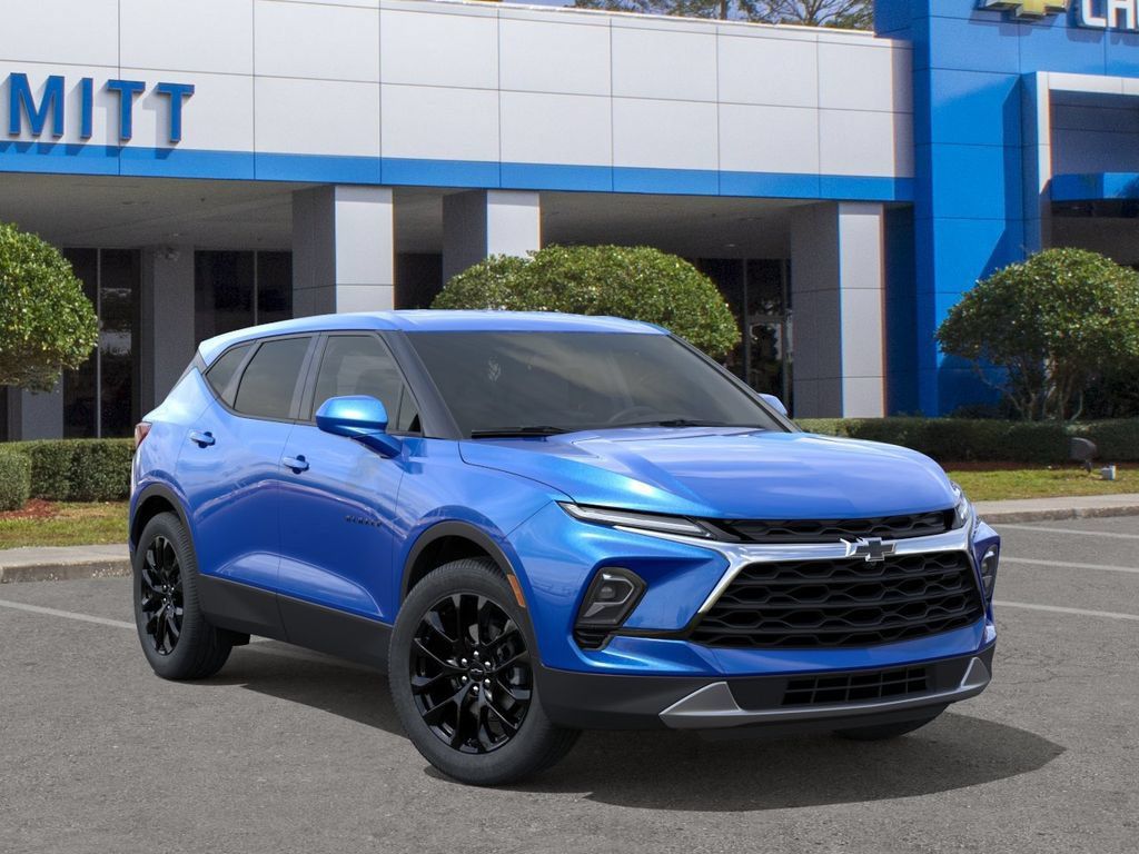 New 2026 Chevrolet Blazer LT w/ LPO, Black Sport Package FWD image 7
