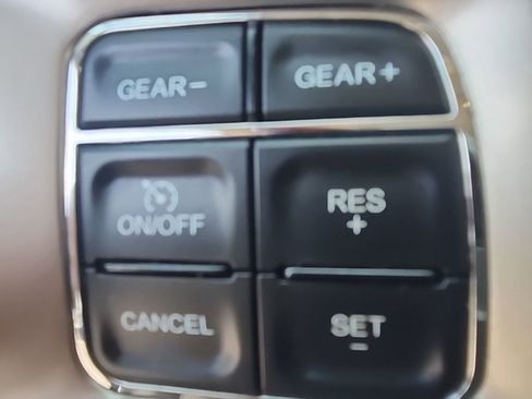 Certified 2016 RAM 1500 Laramie w/ Convenience Group image 14