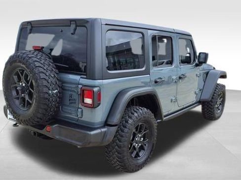 Used 2025 Jeep Wrangler Willys image 9