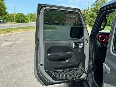 Used 2019 Jeep Wrangler Unlimited Rubicon AWD/4WD image 14