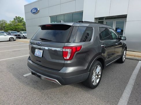Certified 2017 Ford Explorer Limited FWD image 2