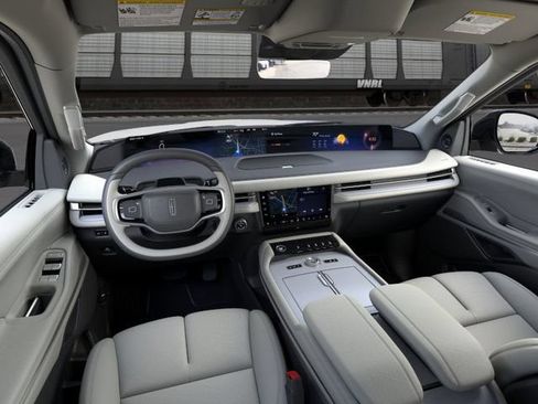 New 2026 Lincoln Navigator Premiere AWD/4WD image 9
