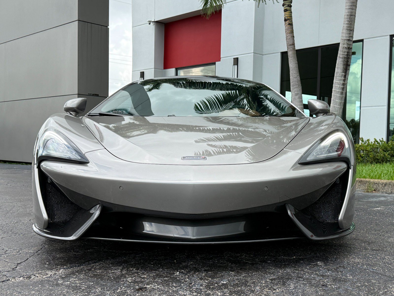 Used 2017 McLaren 570GT RWD image 8