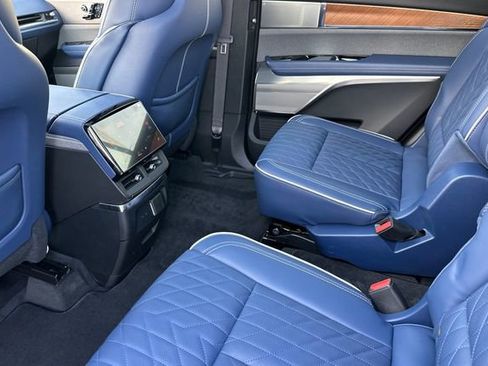 New 2026 Cadillac Vistiq Premium Luxury w/ LPO, Floor Liner Package image 12