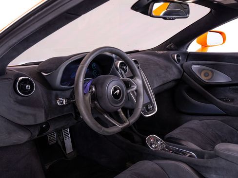 Used 2020 McLaren 600LT Spider RWD image 22