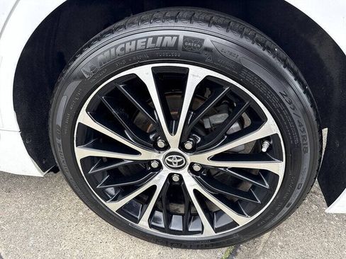 Used 2018 Toyota Camry SE FWD image 15