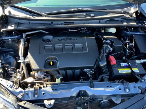 Used 2017 Toyota Corolla LE FWD image 28