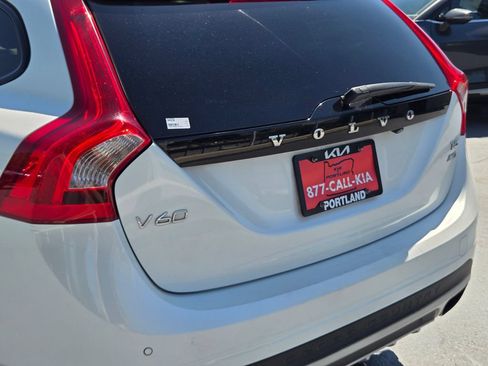 Used 2016 Volvo V60 T5 Cross Country w/ Convenience Package AWD/4WD image 14