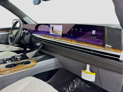 Used 2025 Cadillac Escalade Premium Luxury Platinum image 37