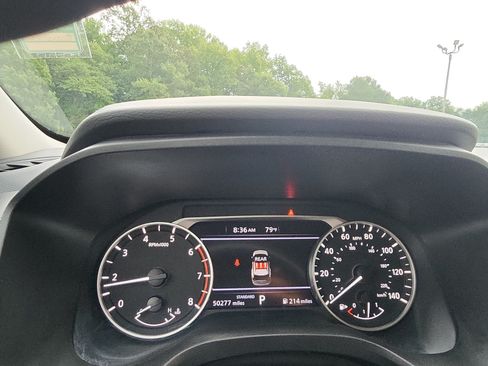 Used 2024 Nissan Rogue SV FWD image 16