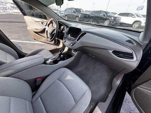 Used 2025 Chevrolet Malibu LT image 11
