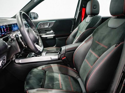 Used 2025 Mercedes-Benz GLB 35 AMG 4MATIC image 17