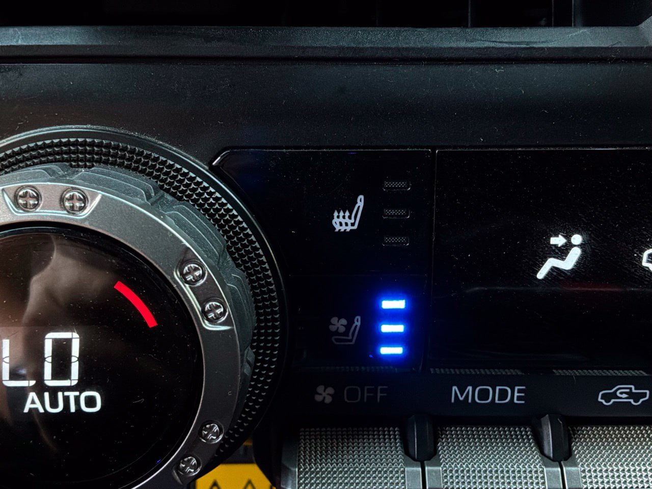 Used 2024 Toyota Tacoma TRD Pro AWD/4WD image 44