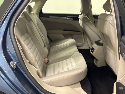Used 2019 Ford Fusion SE FWD image 26