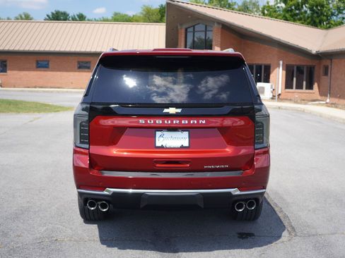 New 2025 Chevrolet Suburban Premier image 4