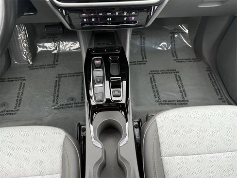 Used 2023 Chevrolet Bolt EUV Premier image 17