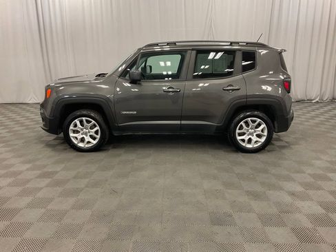 Used 2017 Jeep Renegade Latitude AWD/4WD image 13