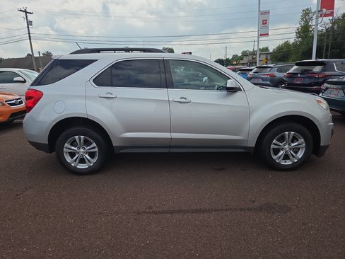 Used 2015 Chevrolet Equinox LT FWD image 2