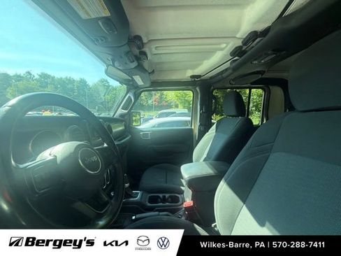 Used 2020 Jeep Gladiator Sport w/ Quick Order Package 24S AWD/4WD image 6