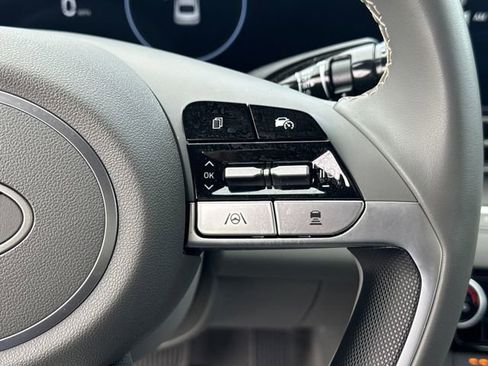 Certified 2025 Hyundai Elantra SEL image 23