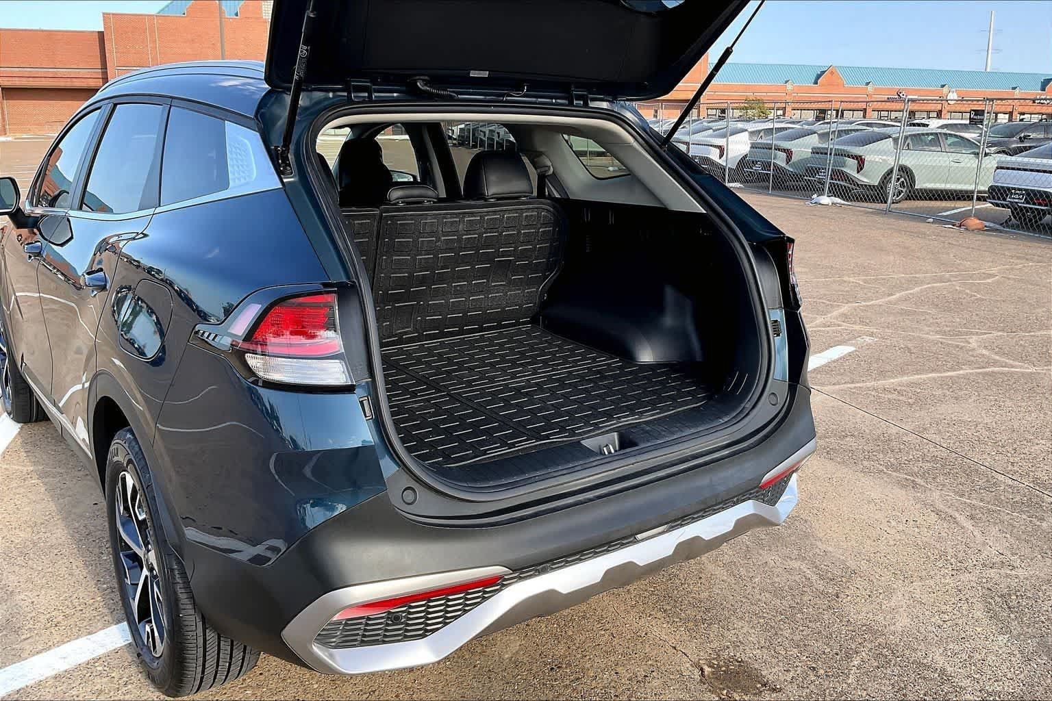 Certified 2025 Kia Sportage EX AWD/4WD image 17