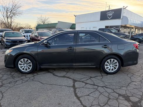 Used 2012 Toyota Camry LE image 5