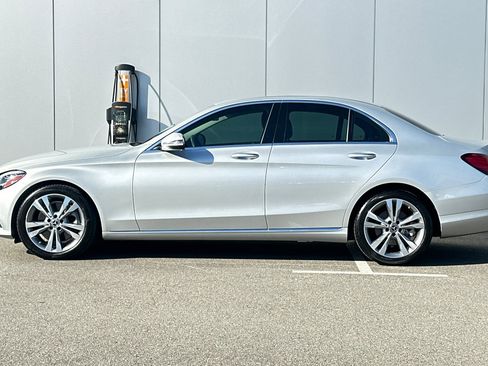Used 2020 Mercedes-Benz C 300 Sedan image 2