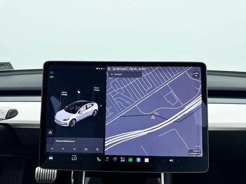 Used 2019 Tesla Model 3 Long Range RWD image 22