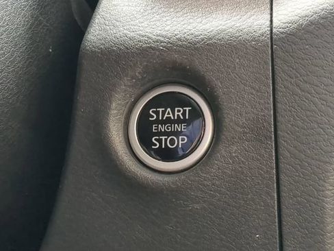 Used 2024 Nissan Frontier SV RWD image 32