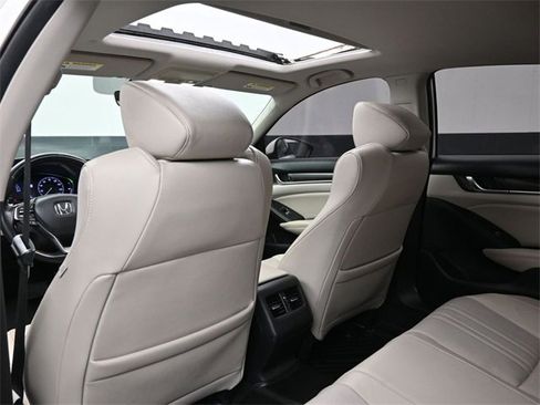Used 2019 Honda Accord Touring image 33