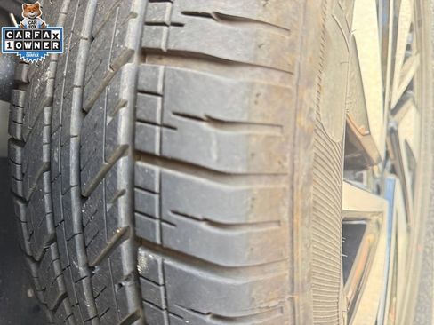 Used 2025 Volkswagen Atlas SE AWD/4WD image 19