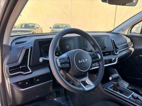 Used 2025 Kia Sportage LX image 34