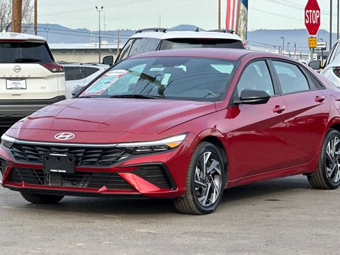 Certified 2025 Hyundai Elantra SEL w/ Cargo Package image 8