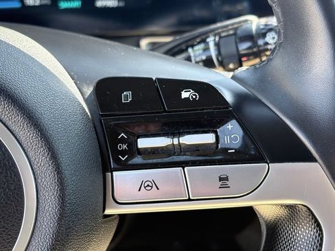Used 2024 Hyundai Elantra Limited FWD image 14