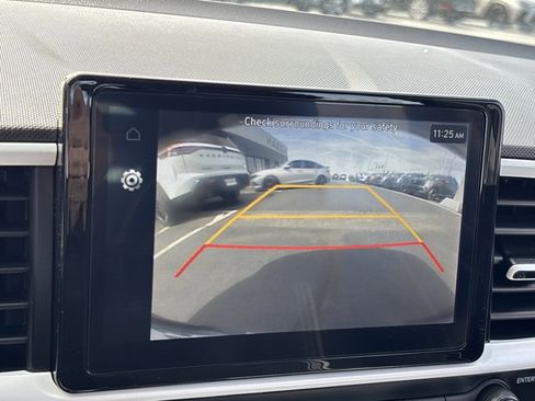 Used 2023 Hyundai Venue Limited w/ Cargo Package image 28