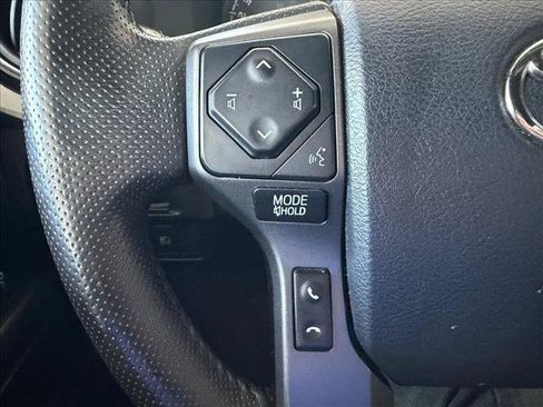 Used 2019 Toyota Tacoma TRD Off-Road w/ Technology Package AWD/4WD image 18