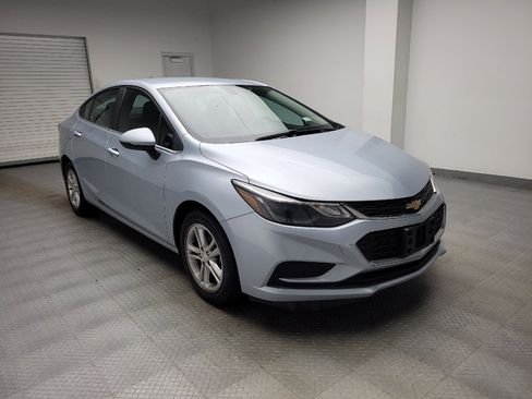 Used 2017 Chevrolet Cruze LT FWD image 13
