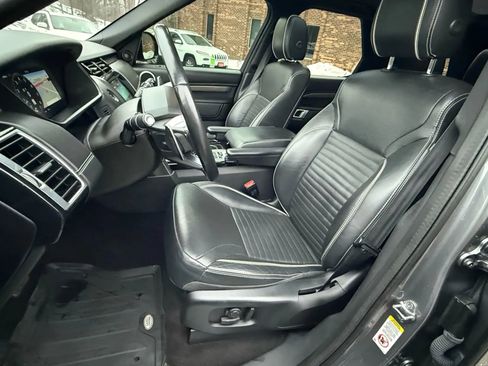 Used 2020 Land Rover Discovery HSE image 13