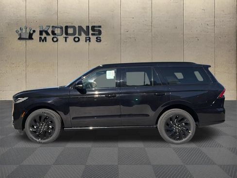 New 2026 Lincoln Navigator Reserve w/ Jet Appearance Package AWD/4WD image 4
