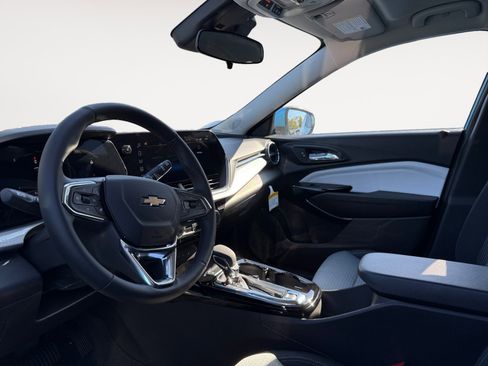 New 2026 Chevrolet Trax LT w/ Driver Confidence Package image 9