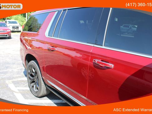 Used 2021 GMC Yukon XL Denali w/ Denali Premium Package AWD/4WD image 3