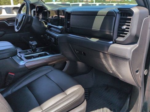 Used 2024 Chevrolet Silverado 1500 LT Trail Boss w/ Convenience Package II AWD/4WD image 29