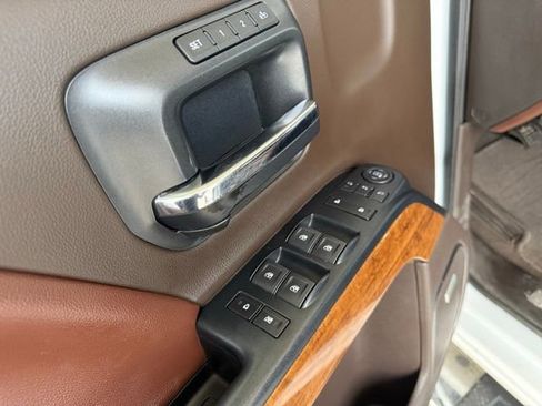 Used 2019 Chevrolet Silverado 2500 High Country w/ Duramax Plus Package AWD/4WD image 15