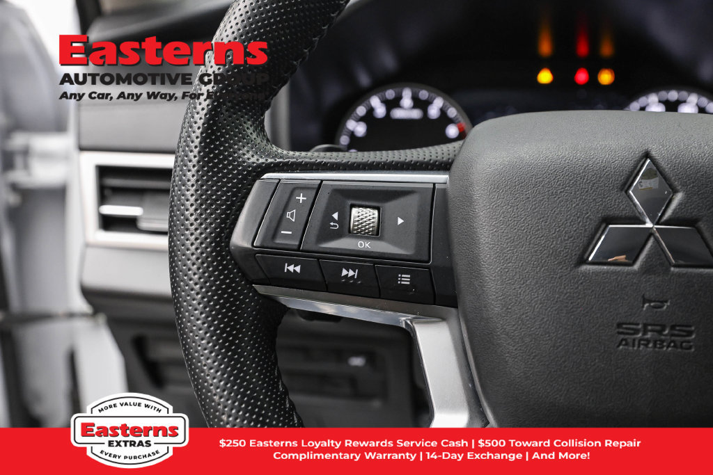 Used 2024 Mitsubishi Outlander SE FWD image 16