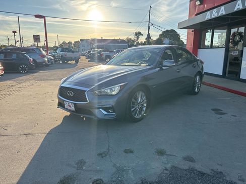 Used 2019 INFINITI Q50 Luxe w/ Essential Package (3.0T Luxe) AWD/4WD image 9
