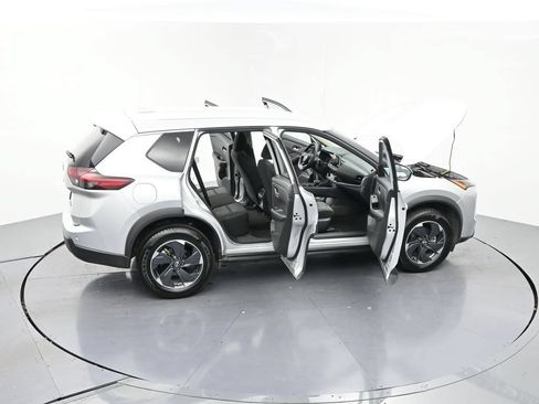Used 2024 Nissan Rogue SV AWD/4WD image 26