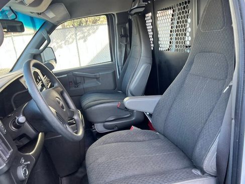 Used 2024 GMC Savana 2500 w/ Driver Convenience Package image 15