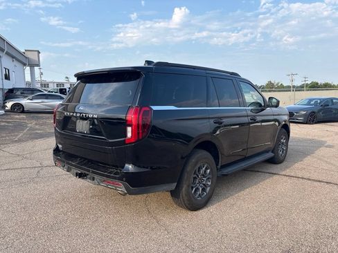 Used 2025 Ford Expedition Active AWD/4WD image 7