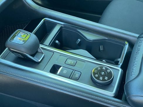 Certified 2023 Nissan Pathfinder SV AWD/4WD image 17