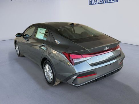 New 2026 Hyundai Elantra SE FWD image 7